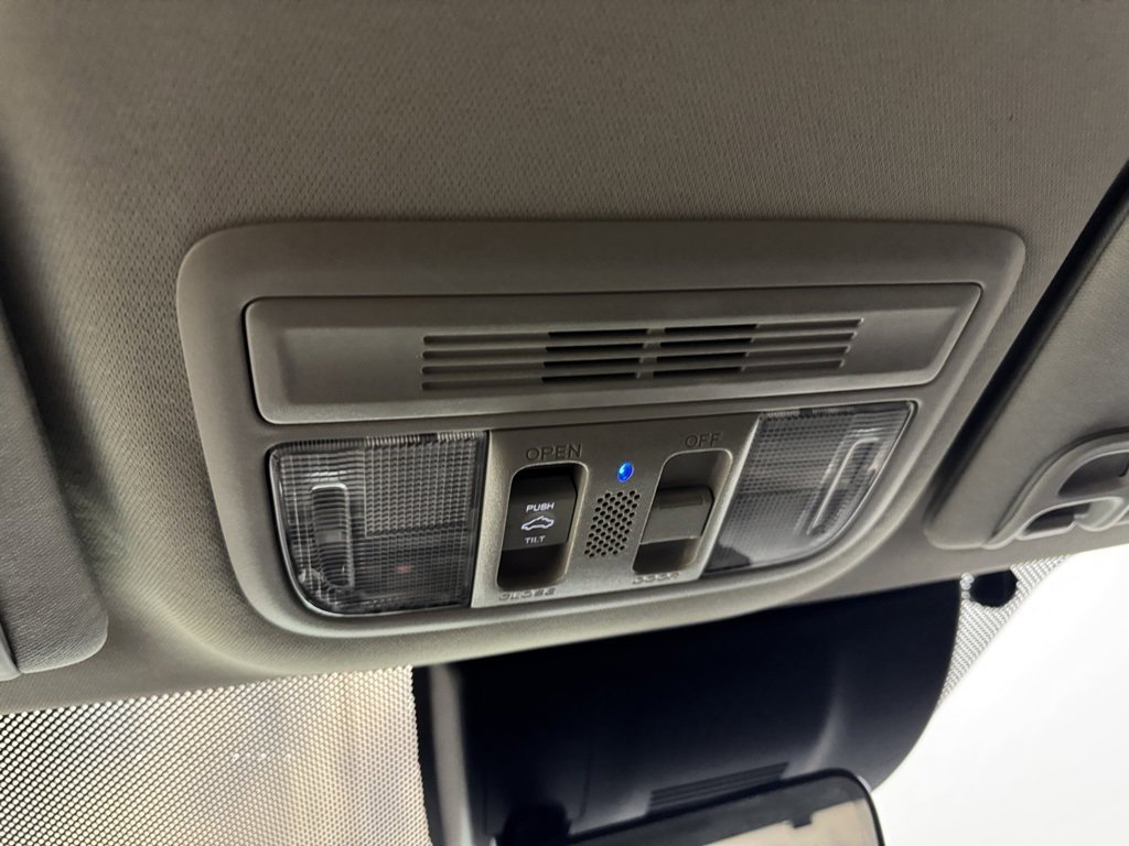 Used 2019 Honda Civic Touring image 28