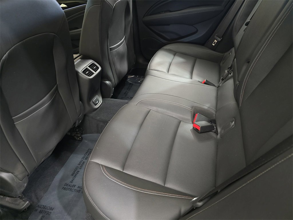 Used 2018 Buick Regal Essence w/ Driver Confidence Package #1 image 17