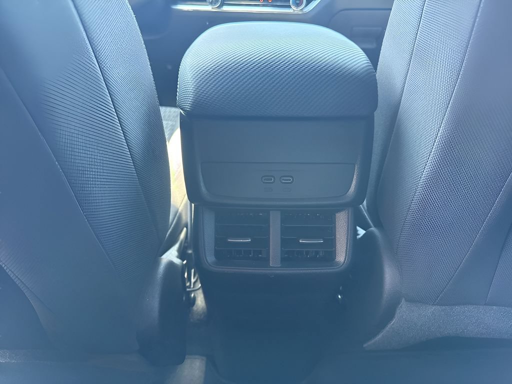 Used 2026 Chevrolet Equinox LT FWD image 32