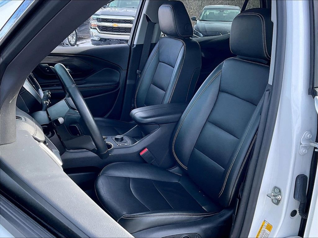 Used 2024 GMC Terrain SLT image 9
