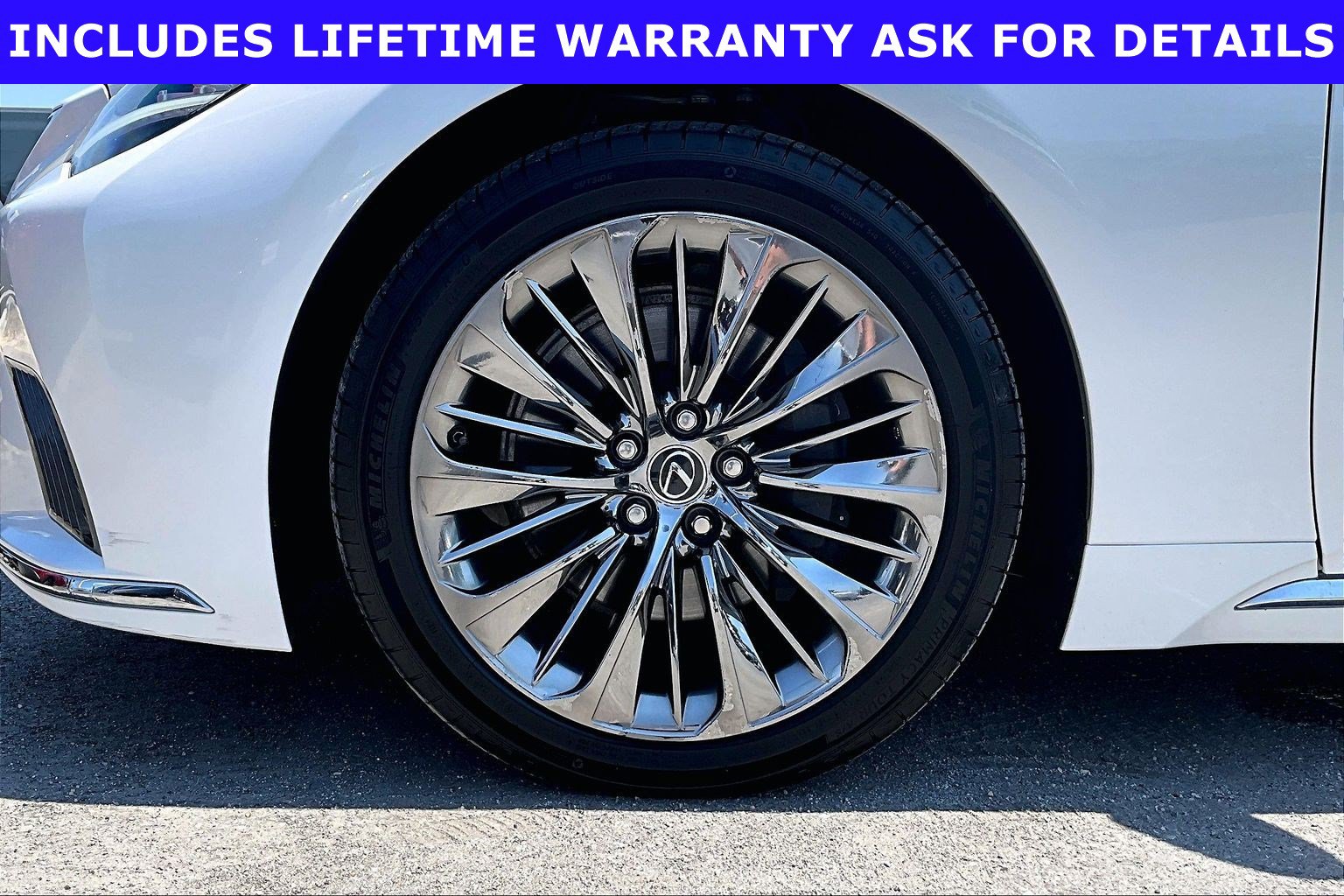 Used 2022 Lexus LS 500 w/ Accessory Package (Z2) RWD image 8