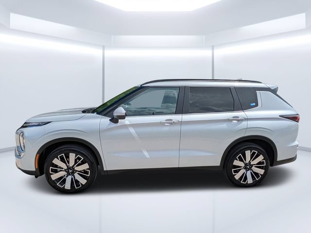 Used 2025 Mitsubishi Outlander SE FWD image 6