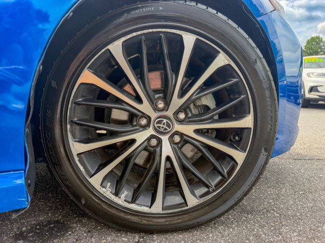 Used 2018 Toyota Camry SE FWD image 19