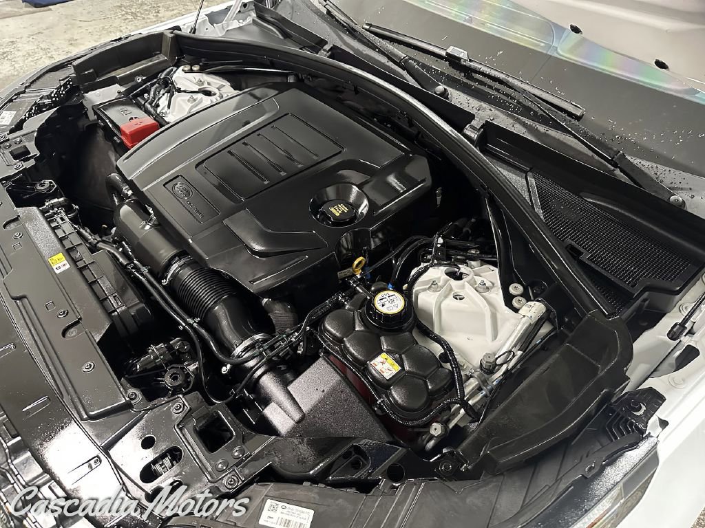 Used 2019 Land Rover Range Rover Velar R-Dynamic SE image 34