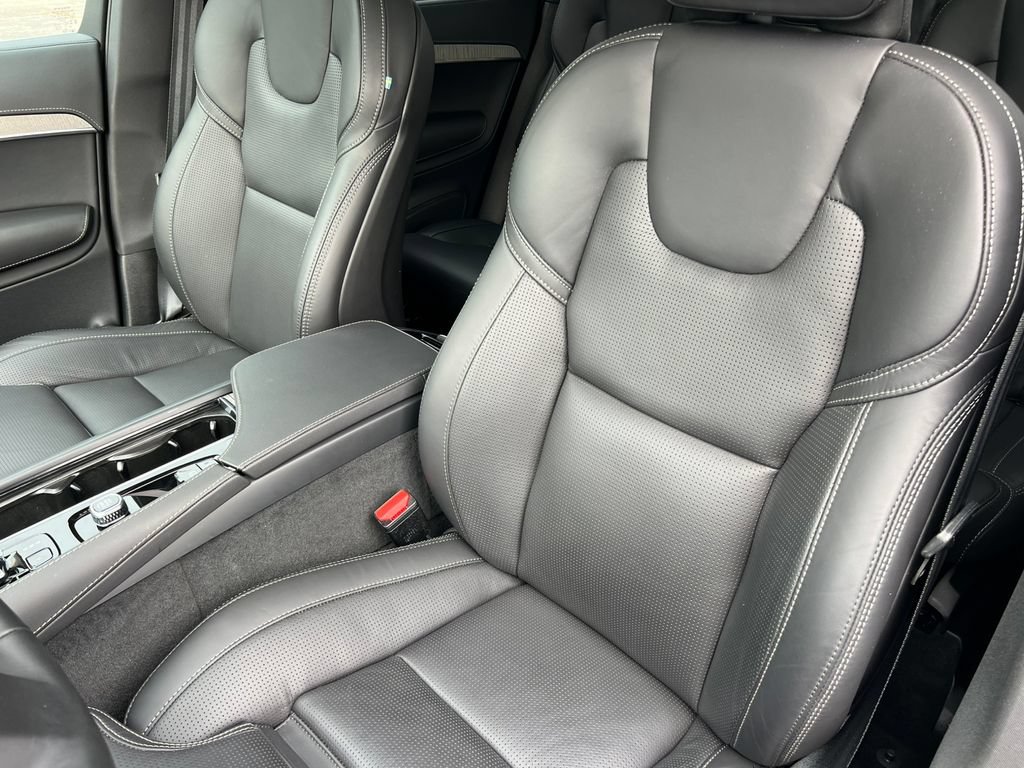 Used 2025 Volvo XC90 T8 Ultra w/ Protection Package Premier AWD/4WD image 15