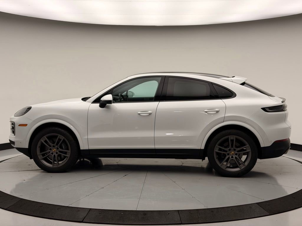 Used 2024 Porsche Cayenne Coupe image 2