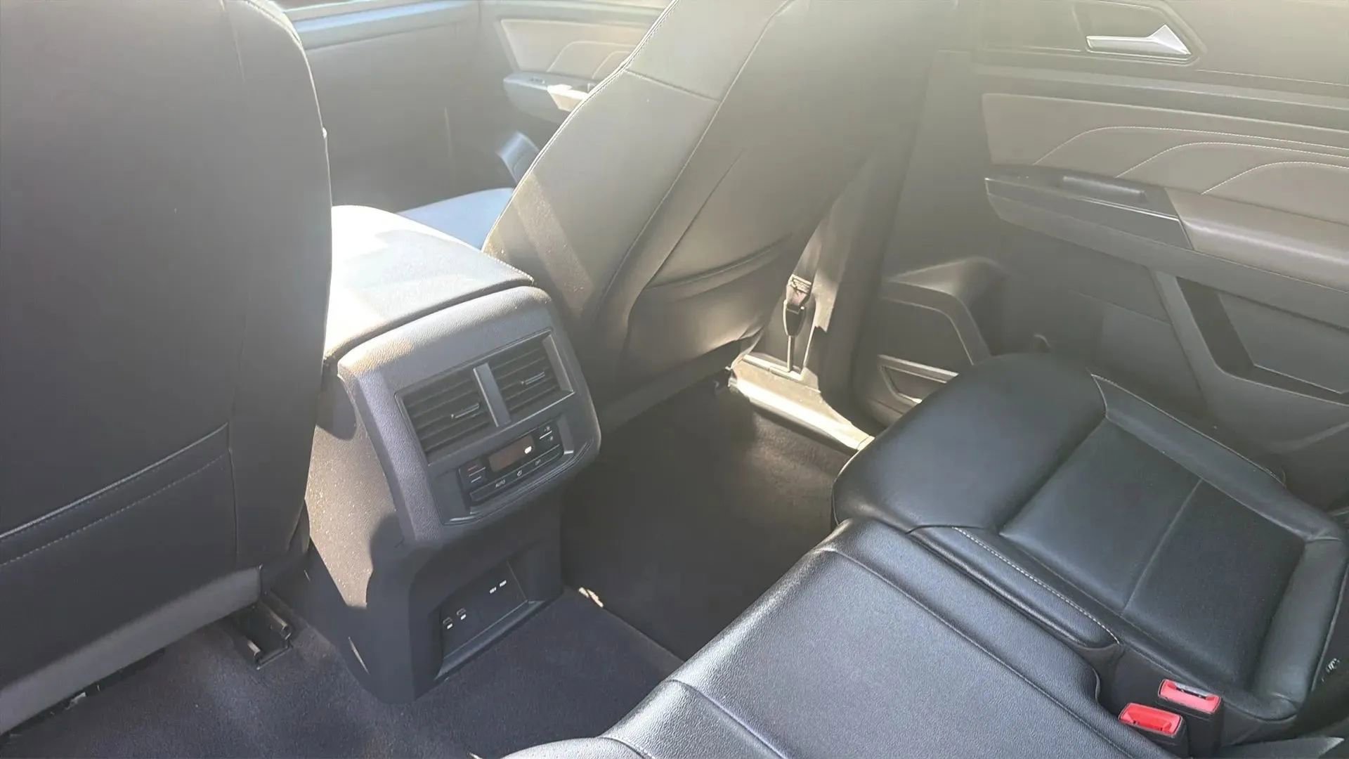 Used 2021 Volkswagen Atlas SE AWD/4WD image 31