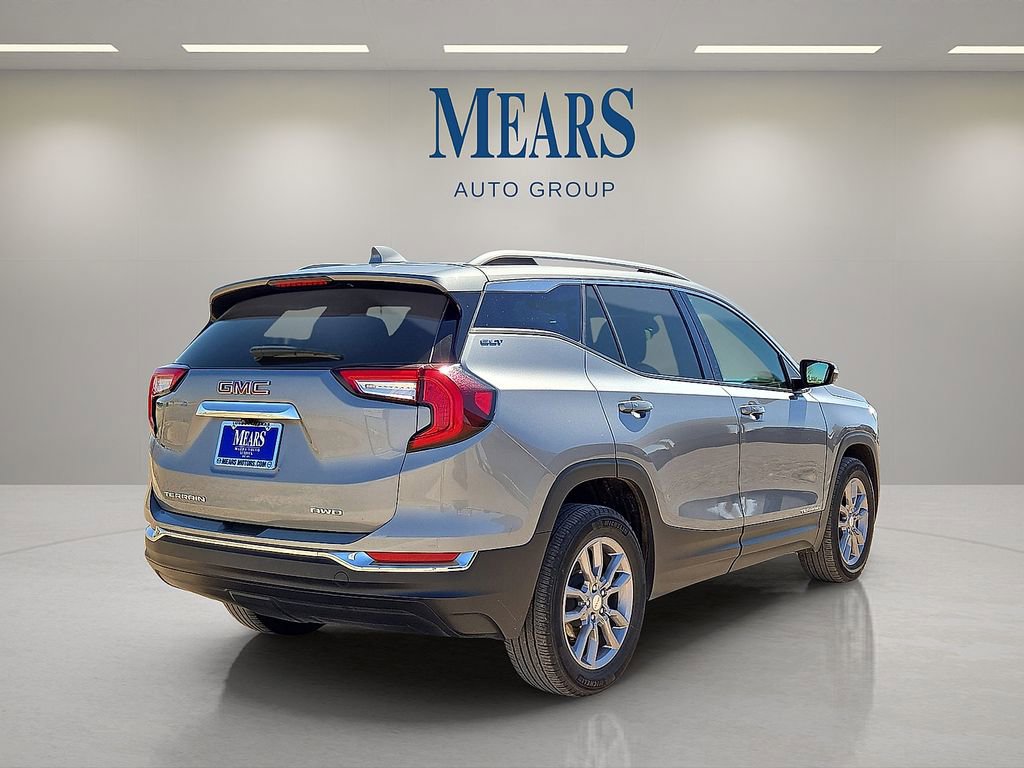 Used 2024 GMC Terrain SLT image 5