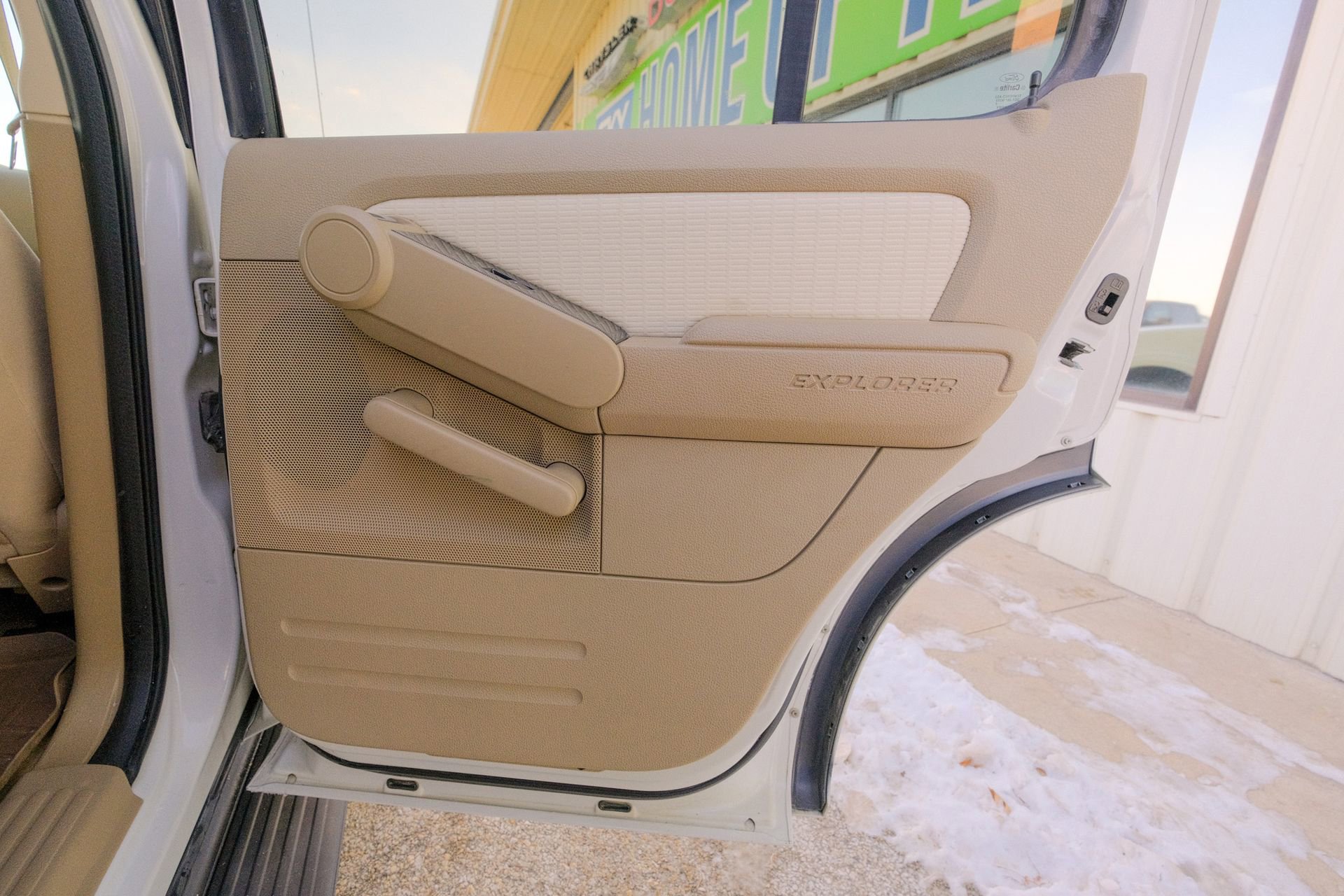 Used 2010 Ford Explorer XLT image 18