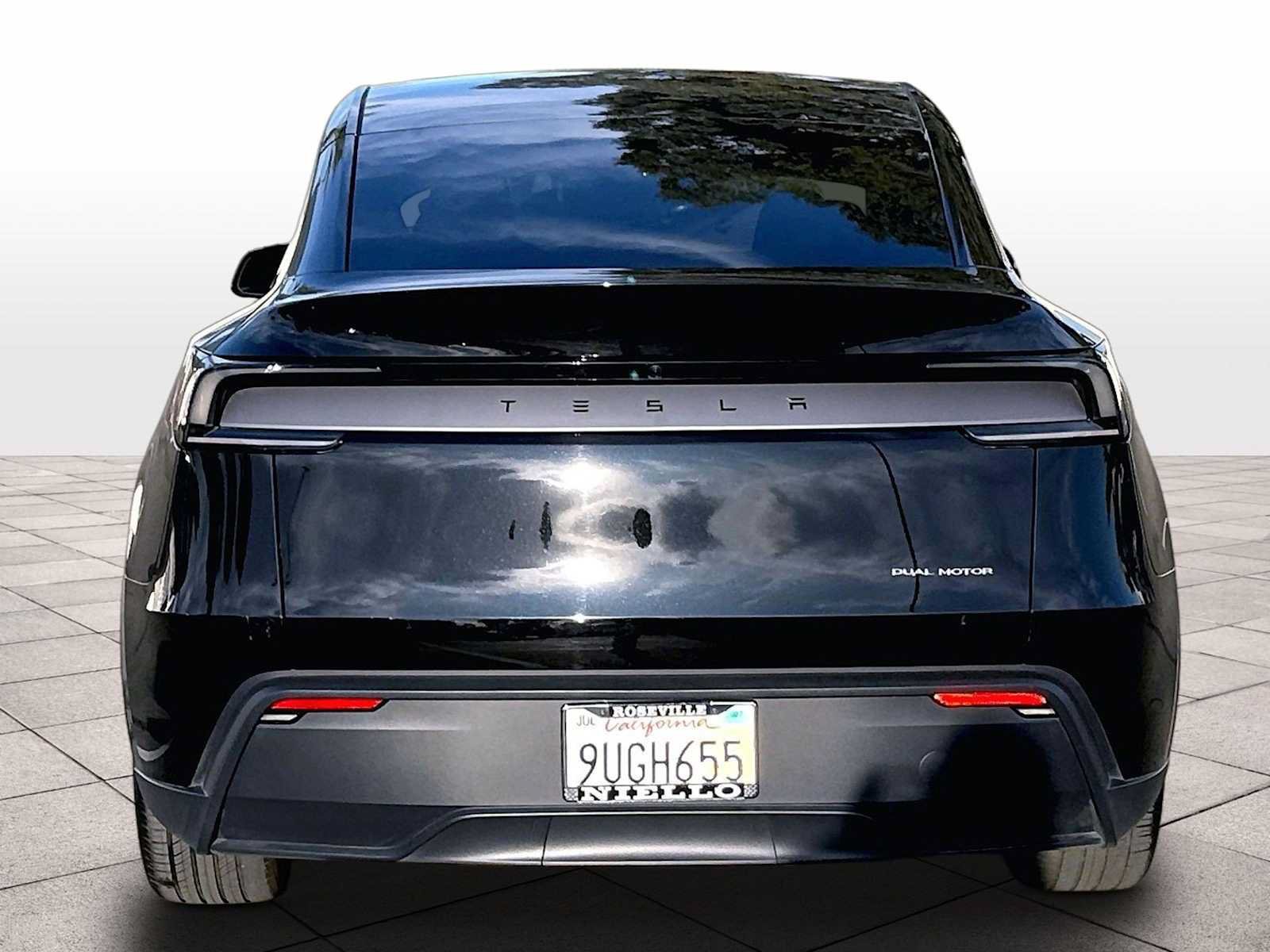 Used 2026 Tesla Model Y AWD image 7