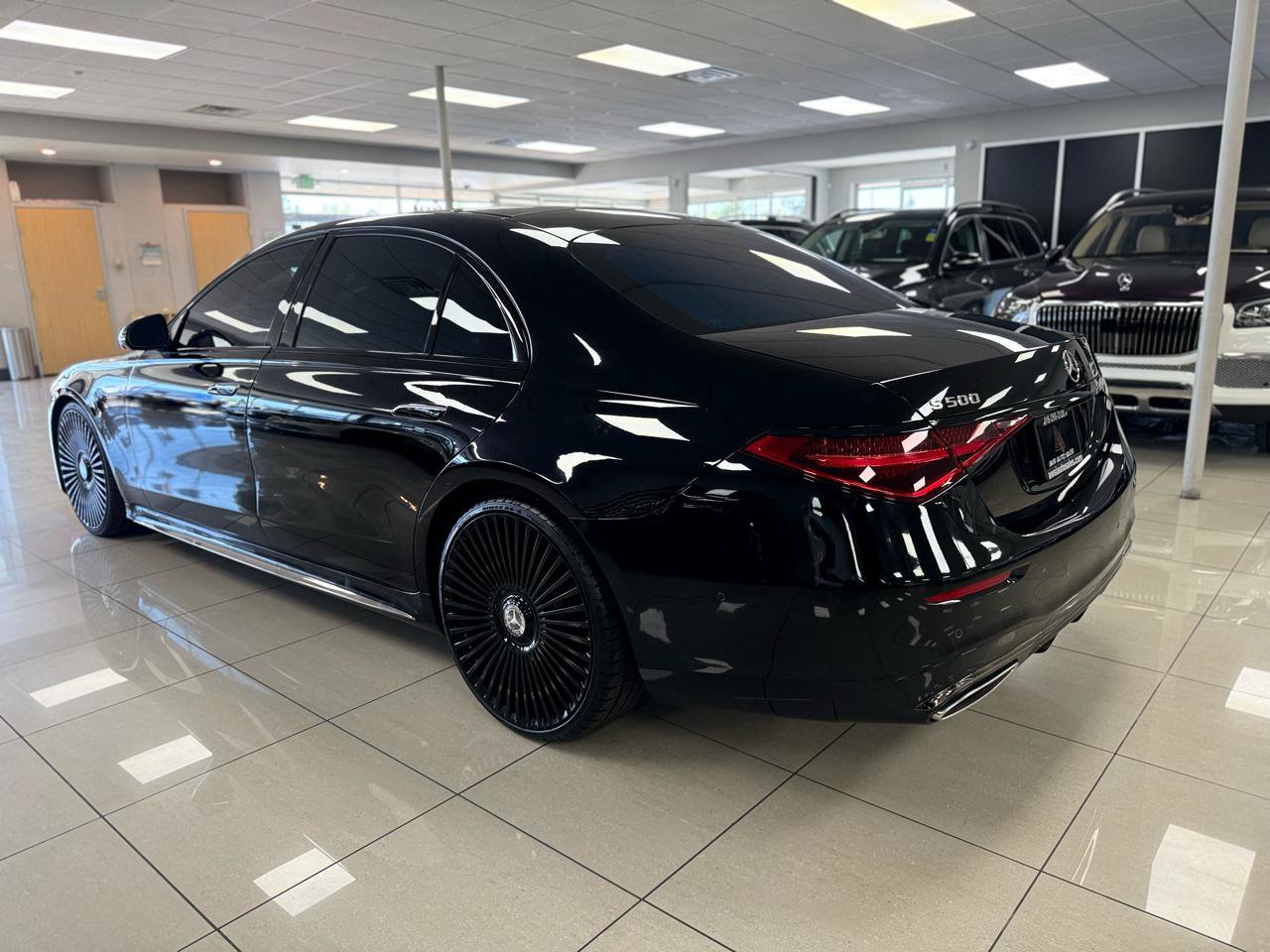 Used 2023 Mercedes-Benz S 500 4MATIC image 5