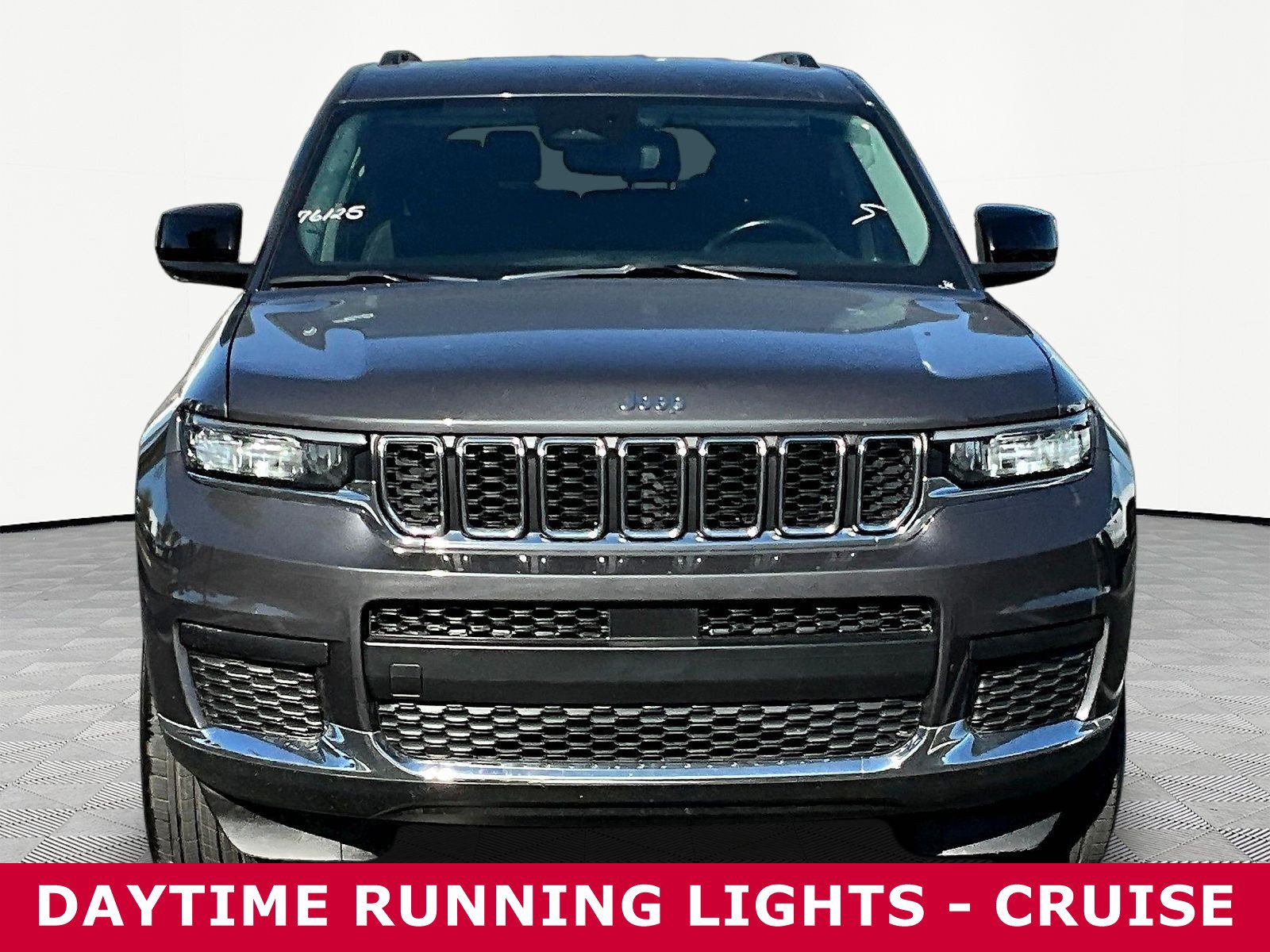 Used 2021 Jeep Grand Cherokee L Laredo w/ Luxury Tech Group I AWD/4WD image 2