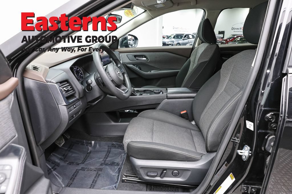Used 2023 Nissan Rogue SV AWD/4WD image 13