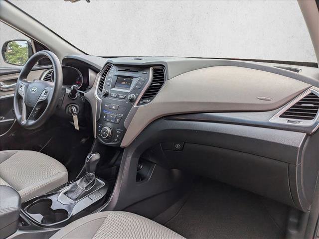 Used 2016 Hyundai Santa Fe SE image 17