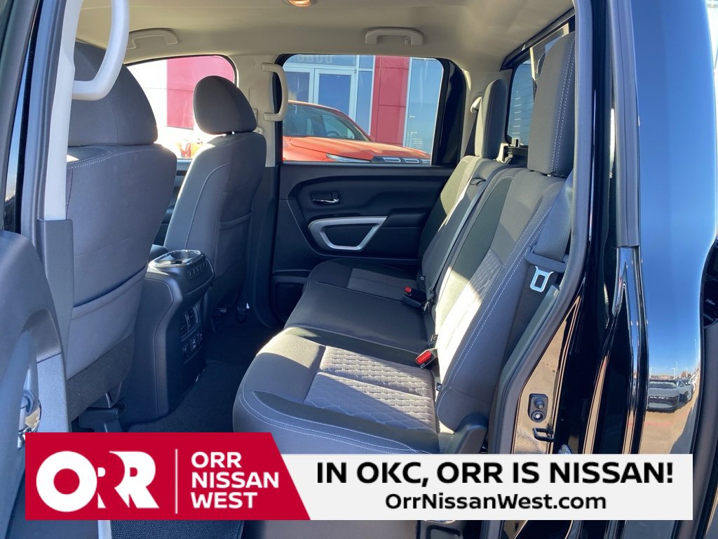 Used 2024 Nissan Titan SV w/ SV Convenience Package image 17