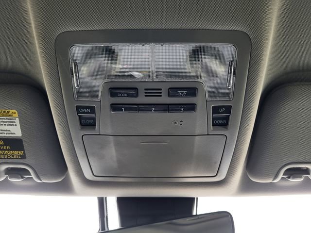 Used 2017 Toyota Highlander Limited w/ Carpet Mat Package AWD/4WD image 20