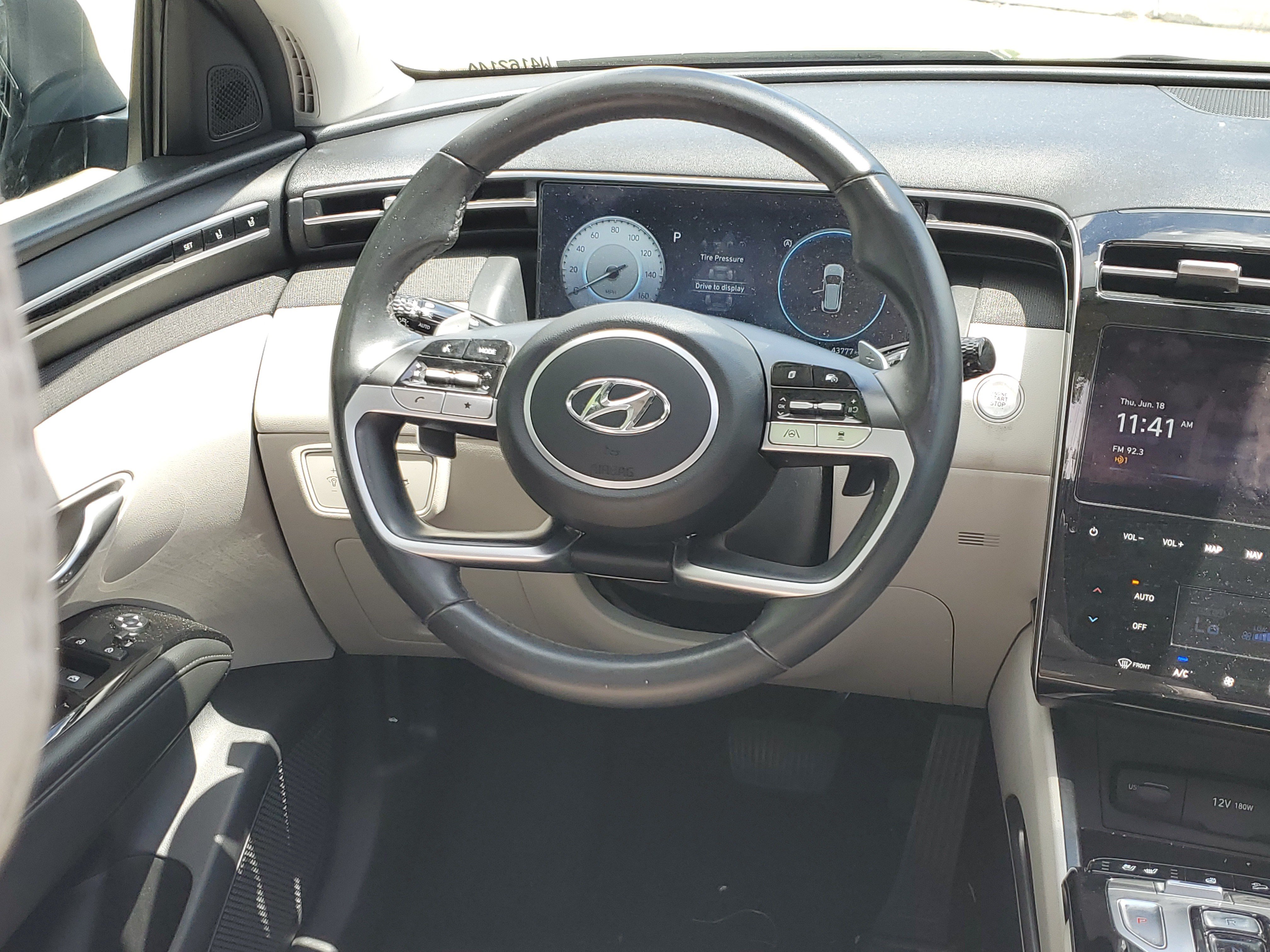 Used 2024 Hyundai Tucson Limited FWD image 16