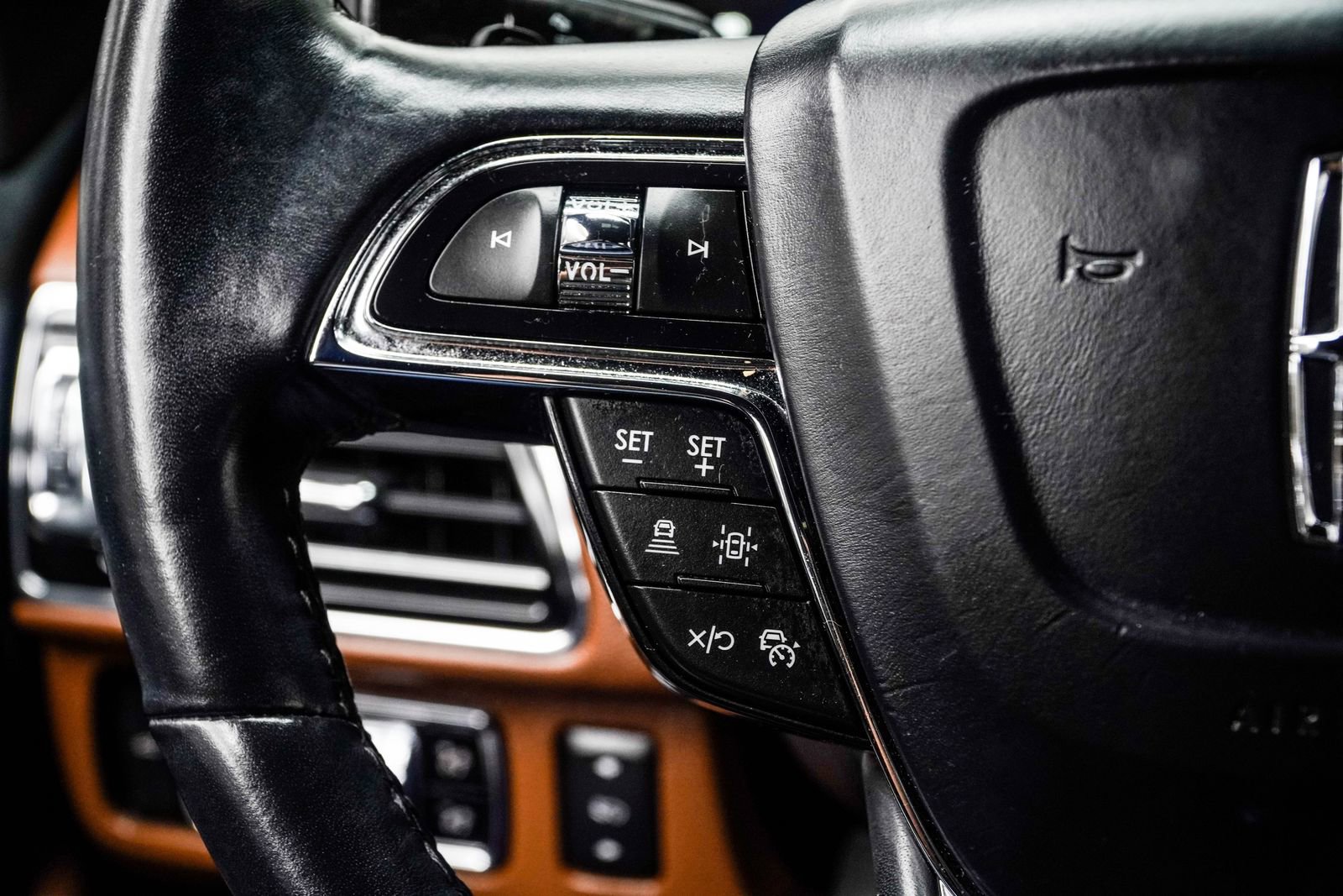 Used 2023 Lincoln Navigator Reserve AWD/4WD image 32