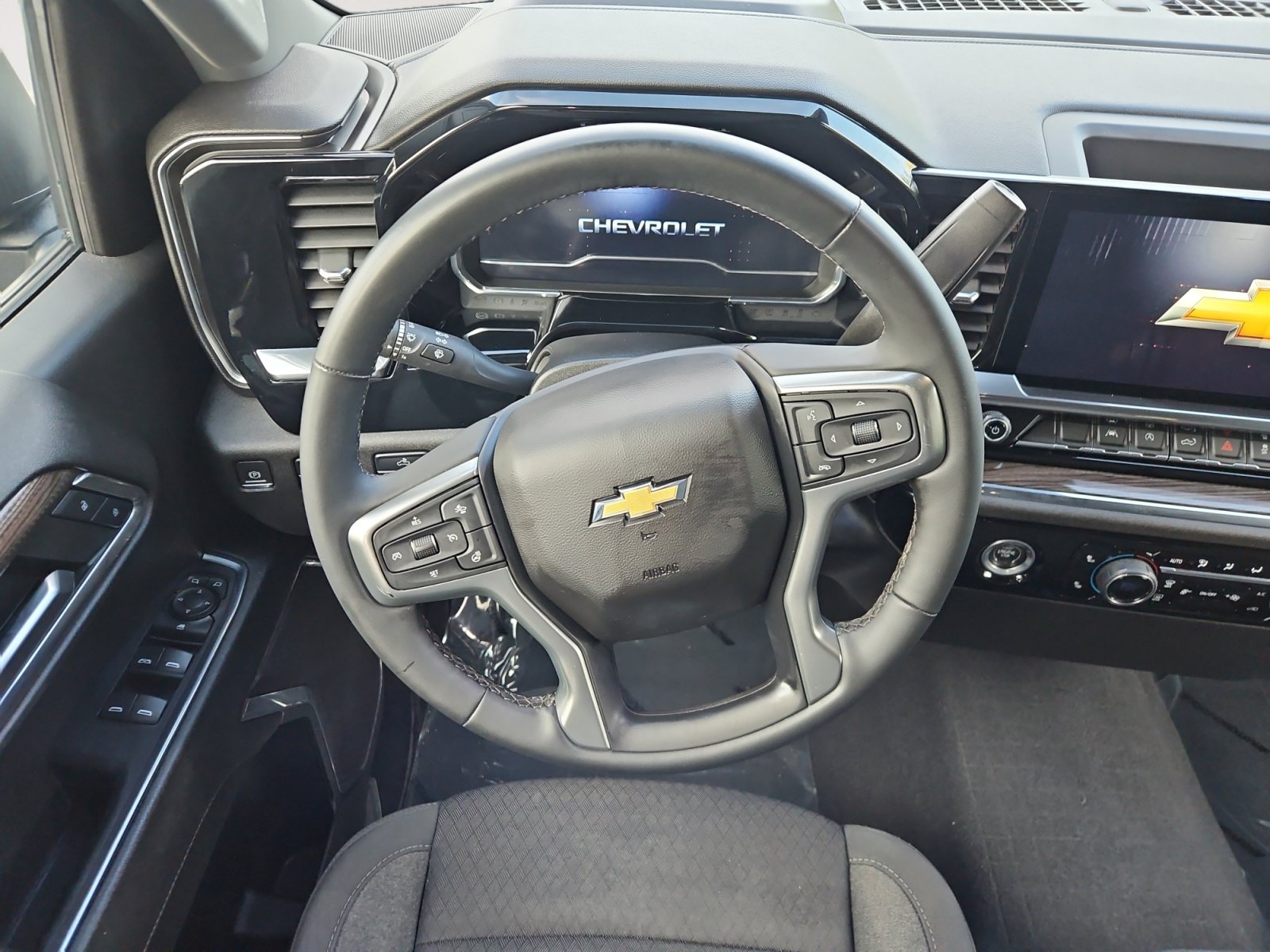 Used 2024 Chevrolet Silverado 1500 LT AWD/4WD image 19