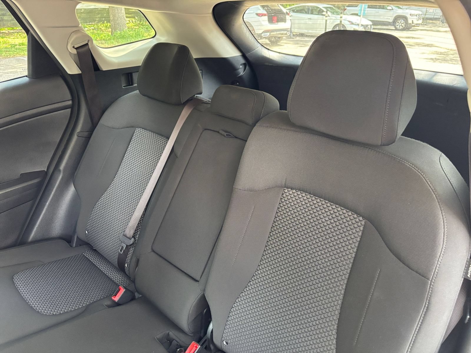 Used 2025 Kia Sportage LX FWD image 35