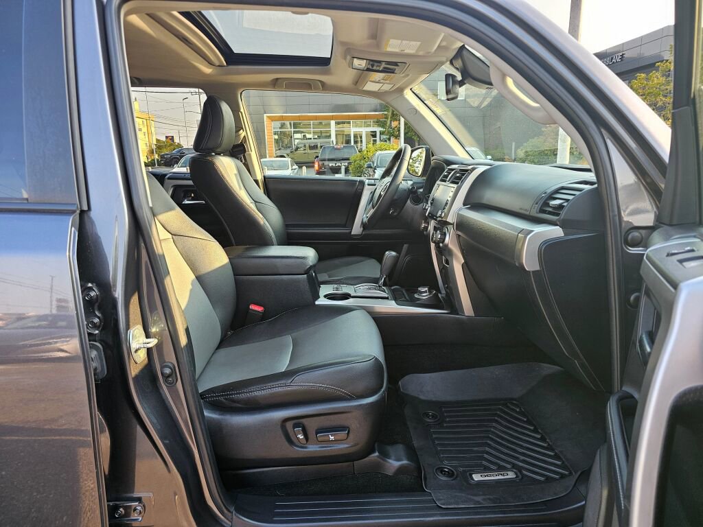 Used 2022 Toyota 4Runner SR5 Premium image 11