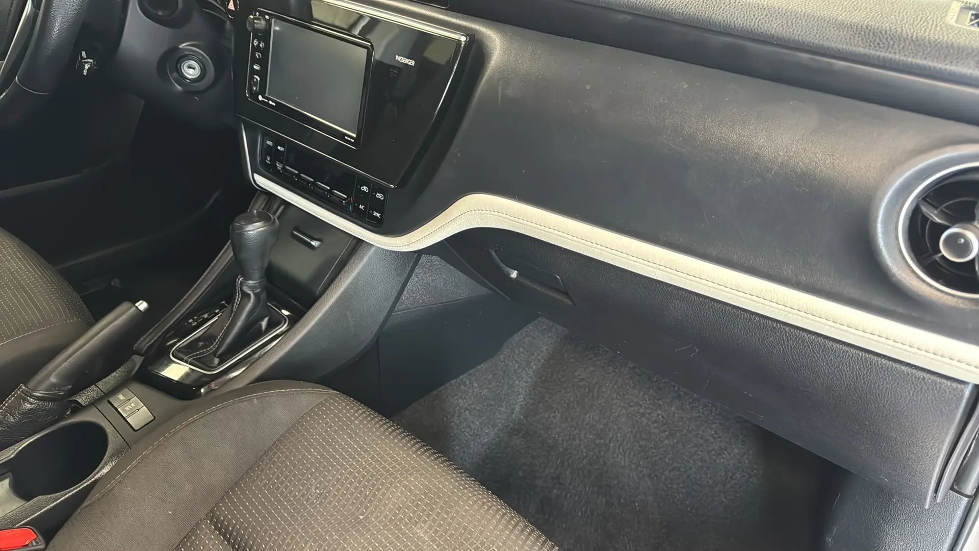 Used 2018 Toyota Corolla iM FWD image 9