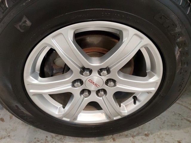 Used 2019 GMC Acadia SLE image 28