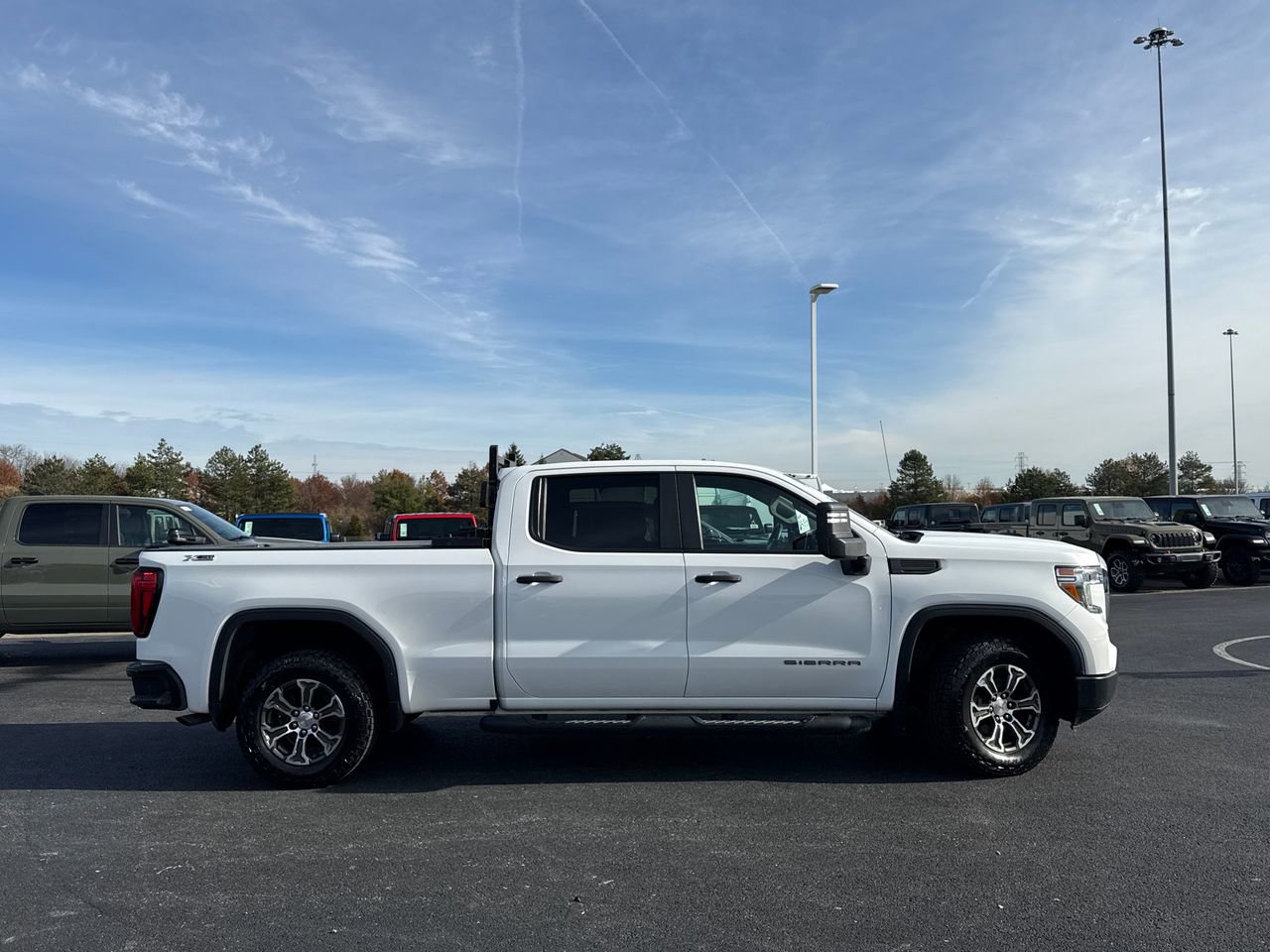Used 2020 GMC Sierra 1500 4x4 Crew Cab w/ Sierra Value Package image 2