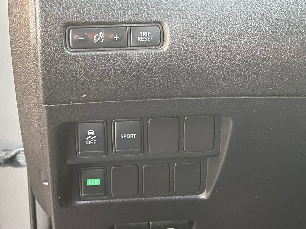 Used 2016 Nissan Rogue S FWD image 16