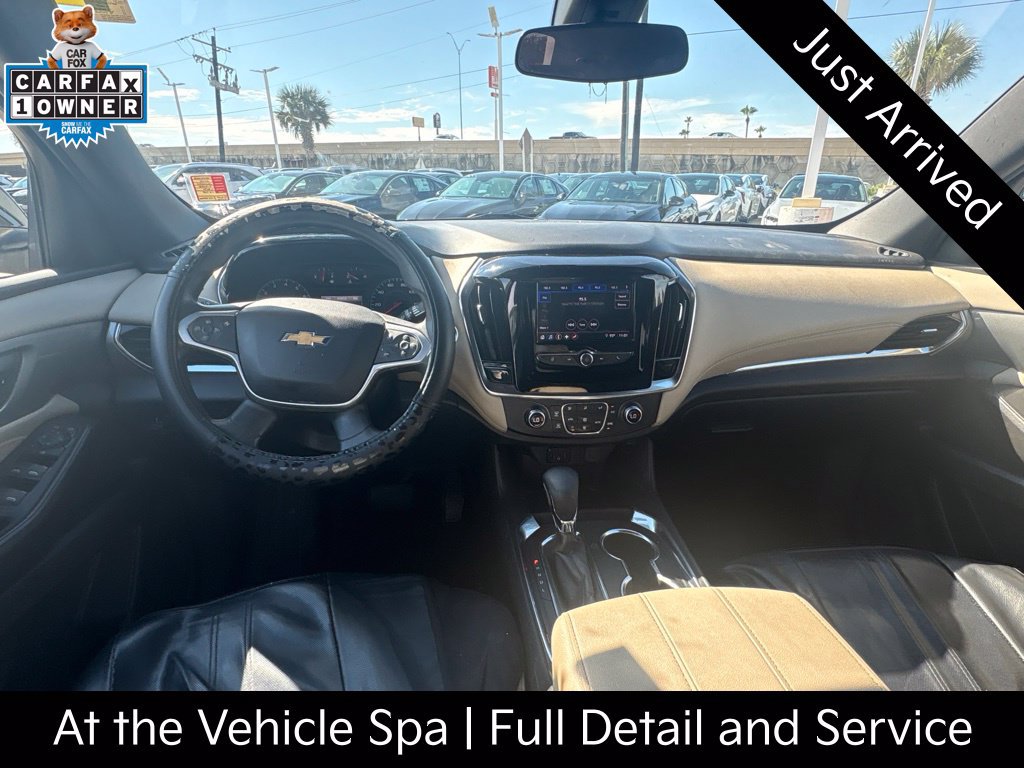 Used 2022 Chevrolet Traverse LS FWD image 5