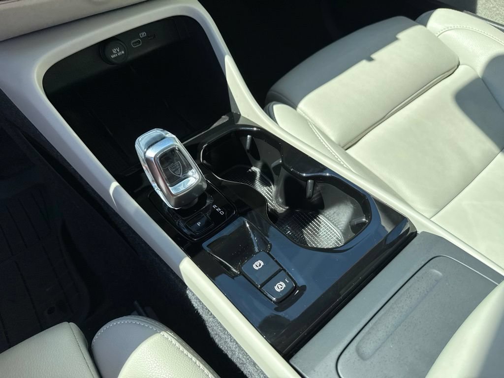 Used 2026 Volvo XC40 B5 Plus AWD/4WD image 26