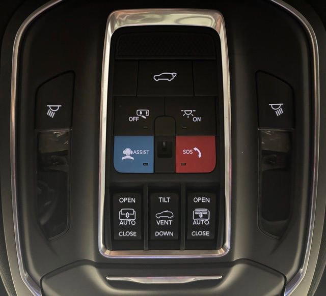 Used 2022 Jeep Wagoneer Series III w/ Premium Group I image 40