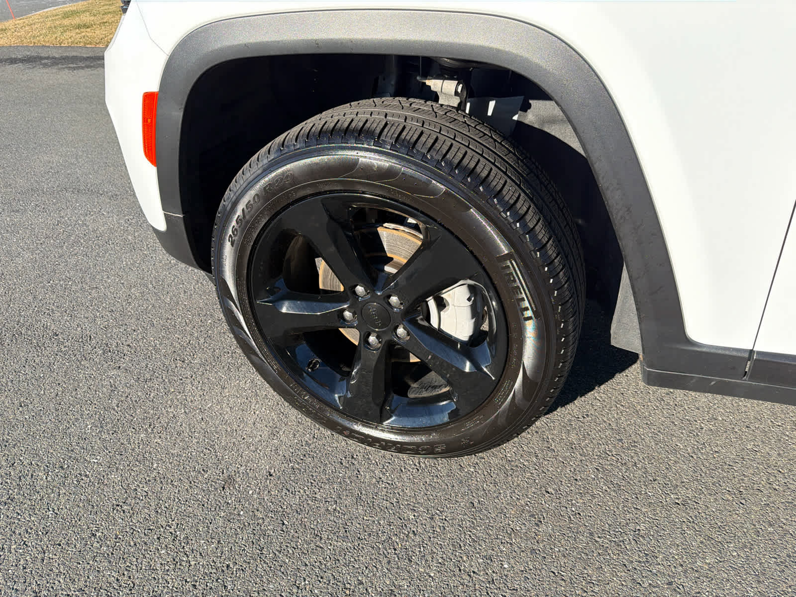 Used 2025 Jeep Grand Cherokee Limited w/ Black Appearance Package image 4