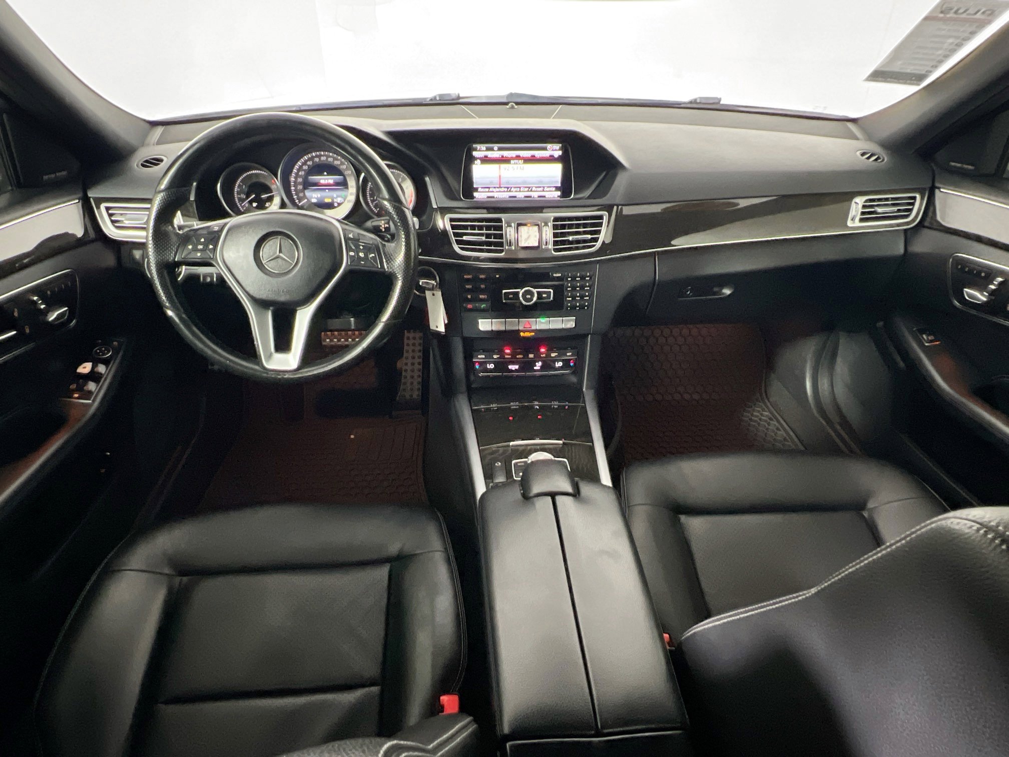 Used 2014 Mercedes-Benz E 350 4MATIC Sedan image 29