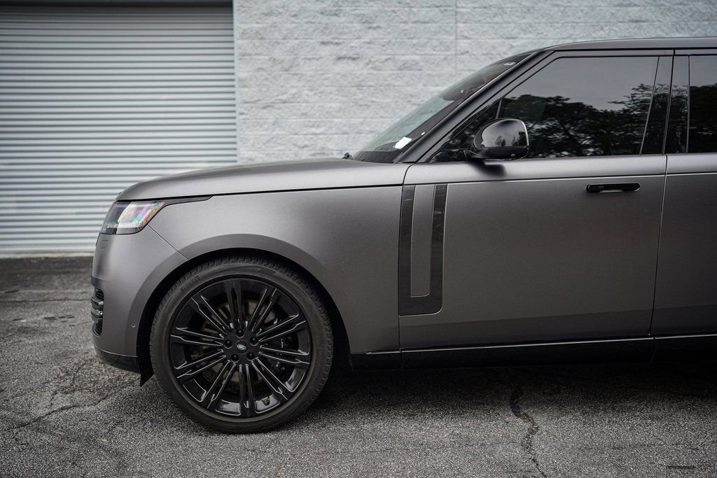 Used 2022 Land Rover Range Rover Long Wheelbase SE image 11