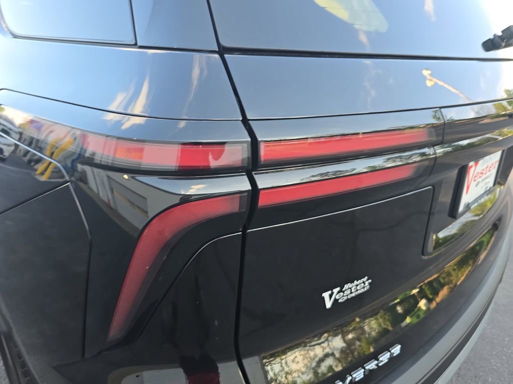 Used 2026 Chevrolet Traverse LT w/ Driver Confidence Package FWD image 35