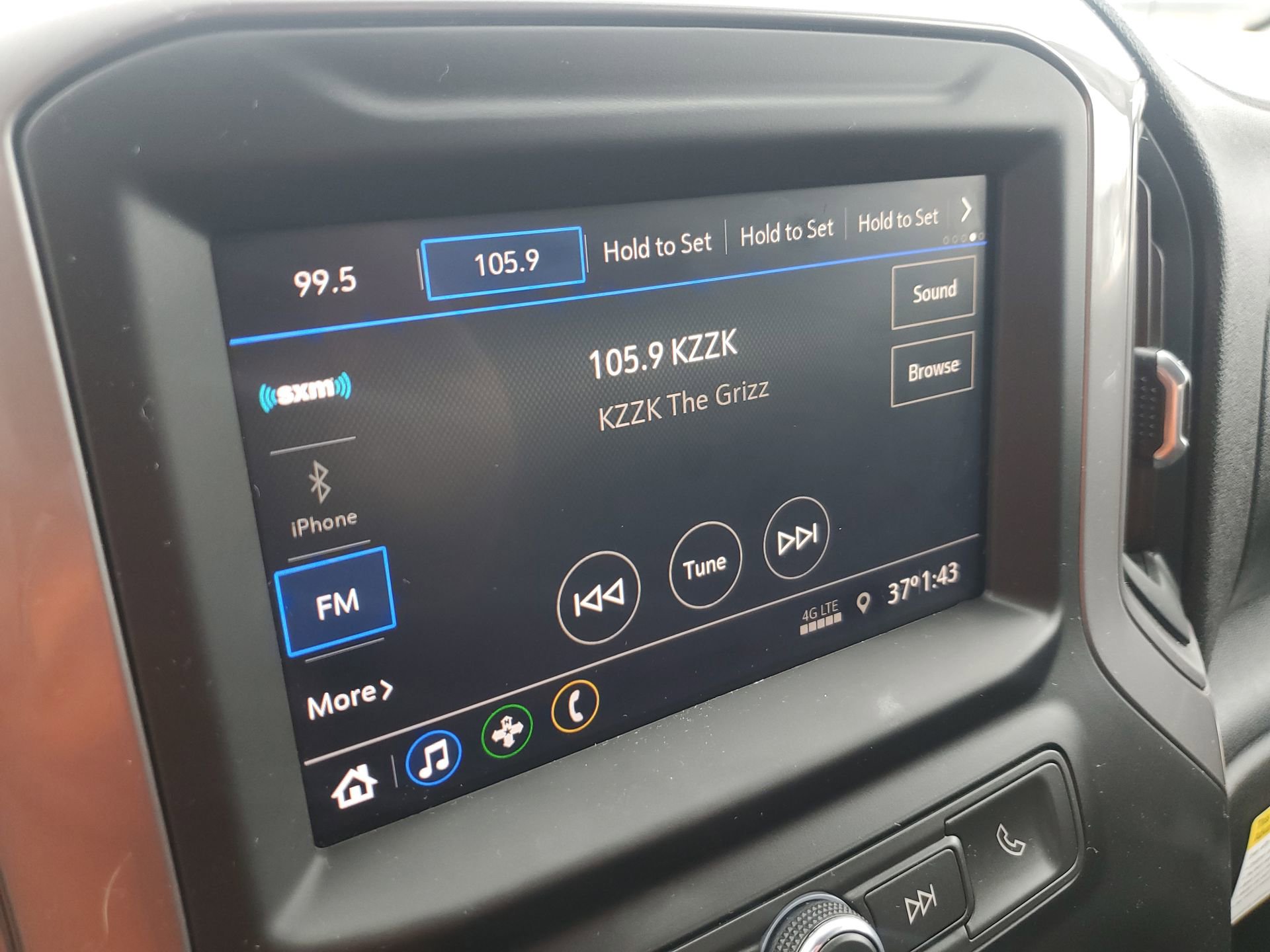 Certified 2022 Chevrolet Silverado 1500 Custom w/ LPO, Dark Essentials Package AWD/4WD image 21
