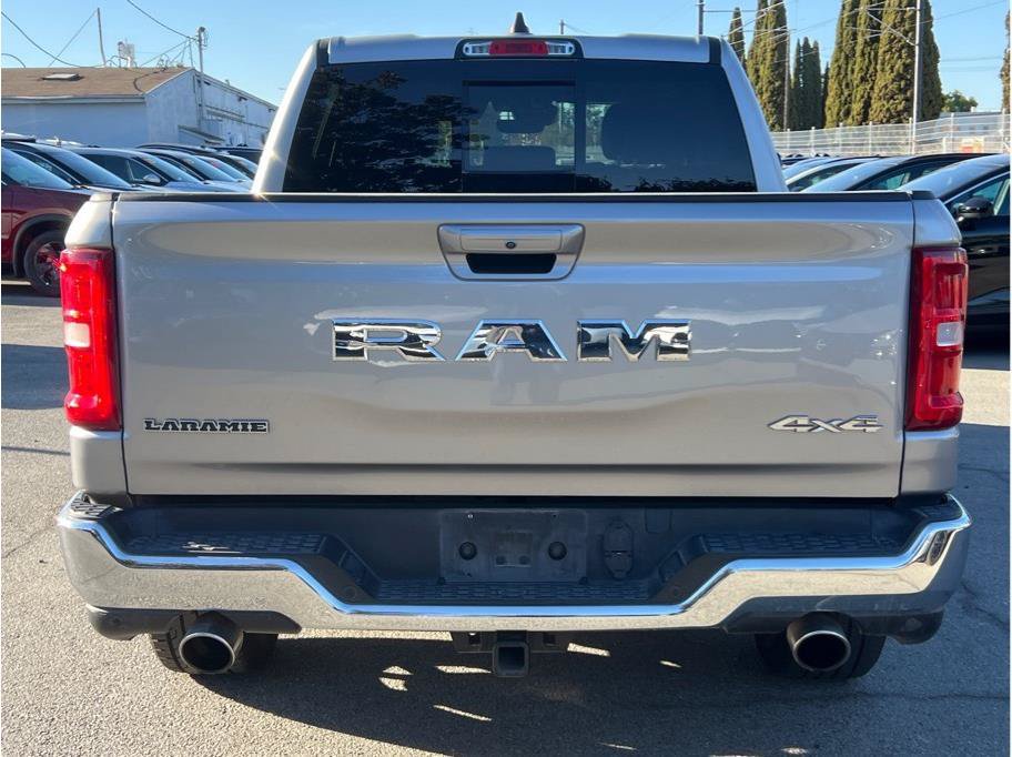Used 2025 RAM 1500 Laramie AWD/4WD image 4