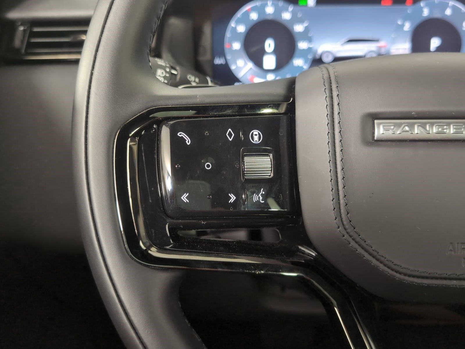 Certified 2025 Land Rover Range Rover Velar S image 15