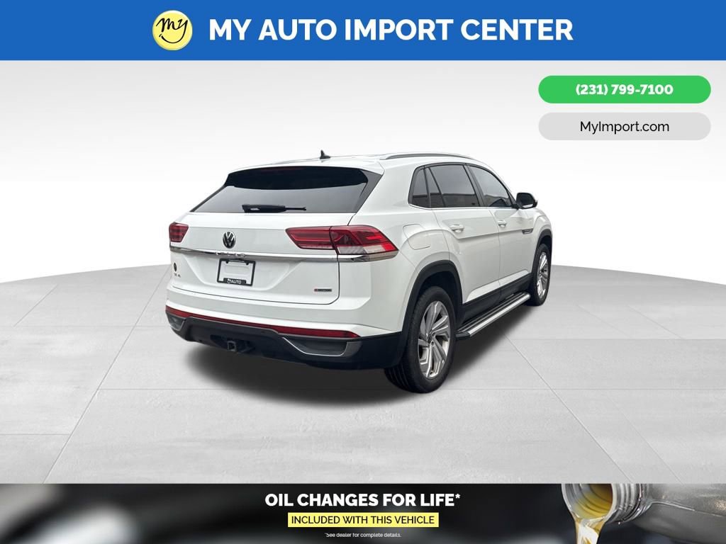 Used 2020 Volkswagen Atlas Cross Sport SE w/ Towing Package image 7
