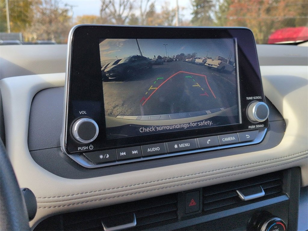 Used 2023 Nissan Rogue SV image 13