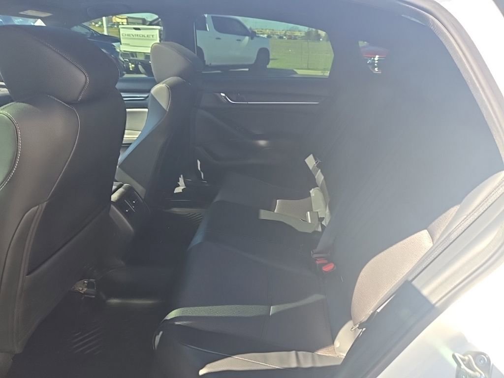 Used 2018 Honda Accord Sport image 26