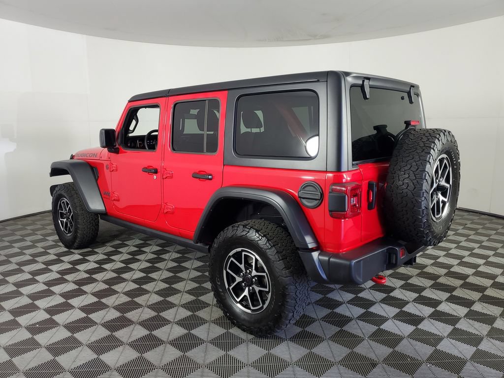 Used 2025 Jeep Wrangler Unlimited Rubicon w/ Convenience Group AWD/4WD image 6