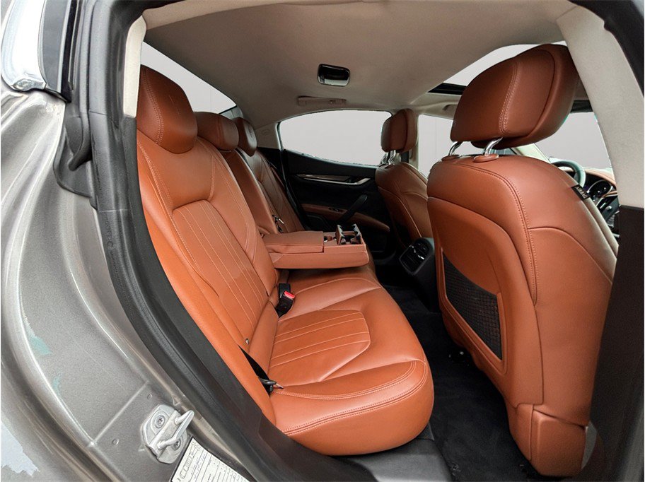 Used 2016 Maserati Ghibli RWD image 34