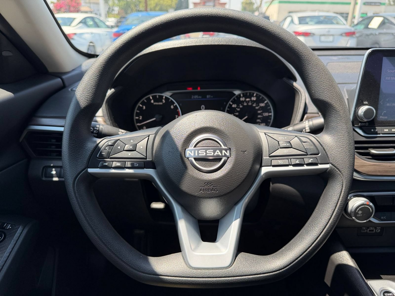 Used 2025 Nissan Altima 2.5 SV FWD image 27