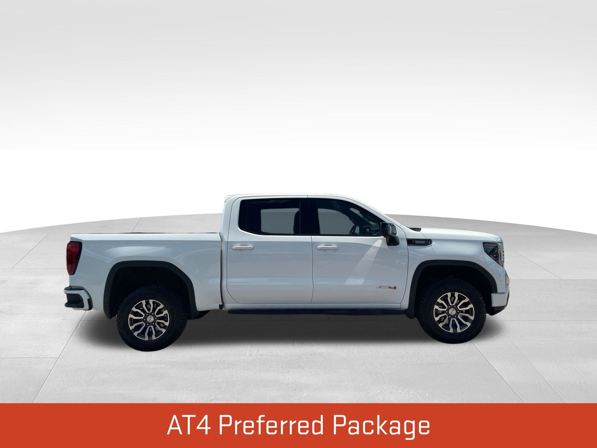 Used 2023 GMC Sierra 1500 AT4 w/ AT4 Premium Package AWD/4WD image 4
