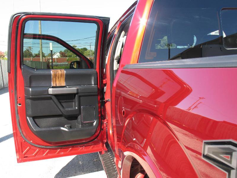 Used 2019 Ford F150 Lariat w/ Trailer Tow Package image 16