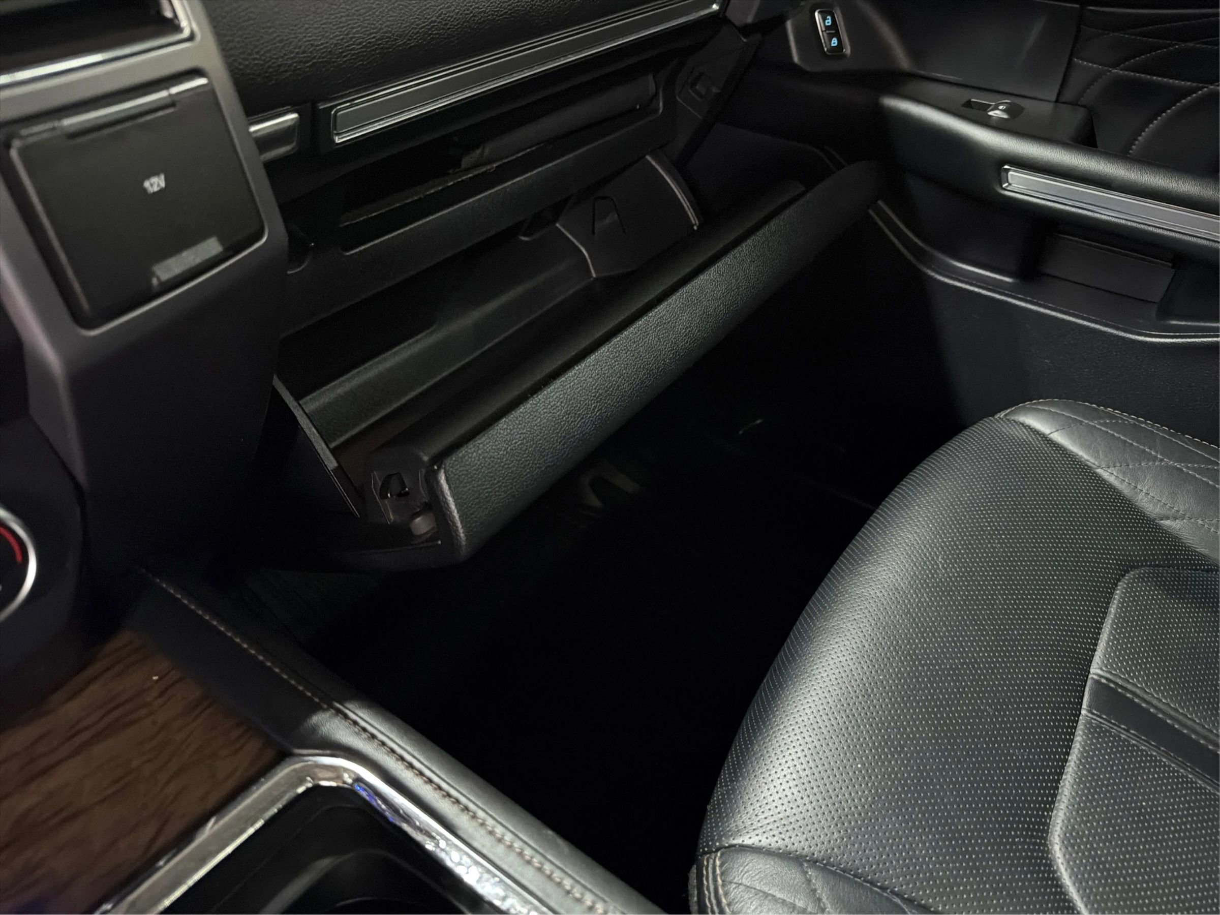 Used 2020 Ford Expedition Max Platinum RWD image 30