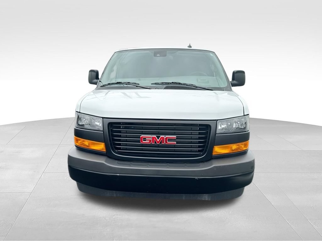 New 2025 GMC Savana 3500 Extended RWD image 3