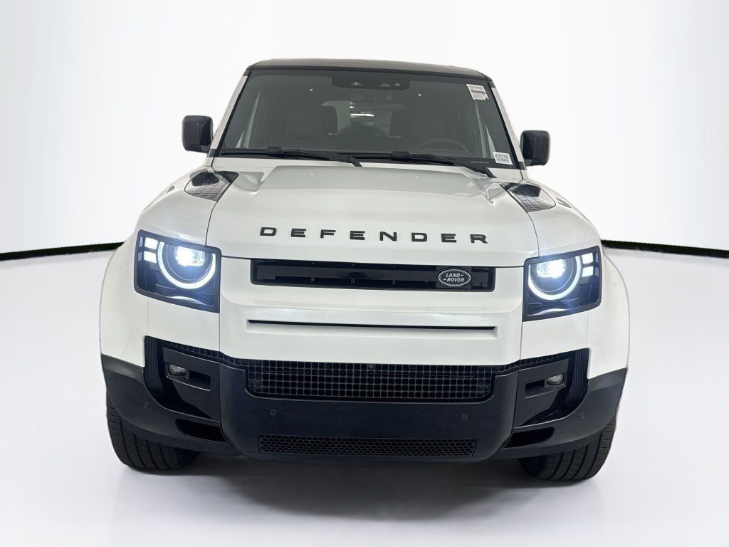 New 2026 Land Rover Defender 130 X-Dynamic SE AWD/4WD image 2